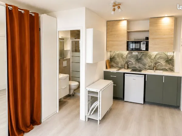 Studio meublé tout neuf, DISPONIBLE, au calme, et proche TRICASTIN