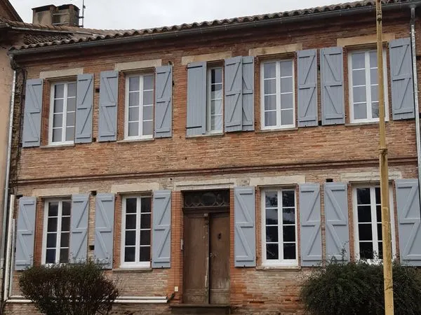 Bel immeuble 5 appartements à Aucamville 82