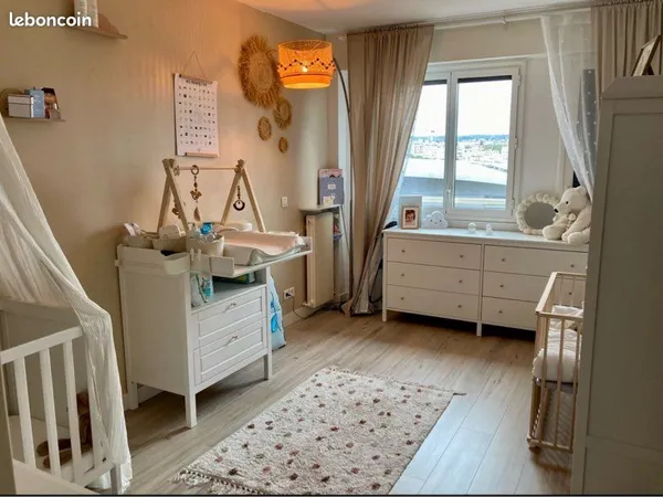 Appartement 75m2 avec balcon, cave et parking