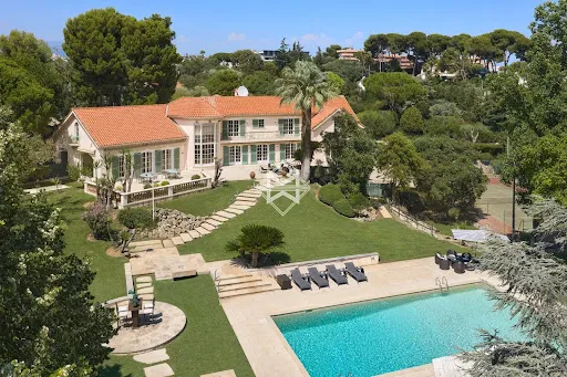 Propriété 10 pièces 620 m²