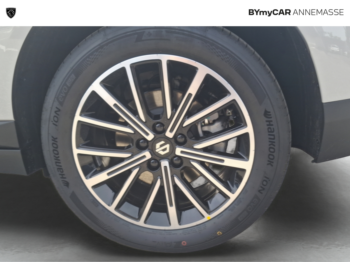 Leapmotor B10 REEV 18.8 kWh - 160 kW — photo 22