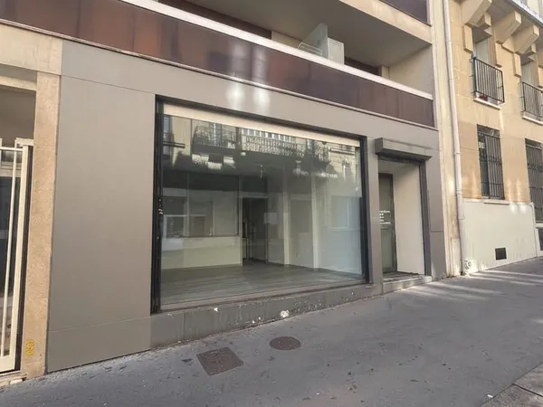 Location 335m2 Paris 12