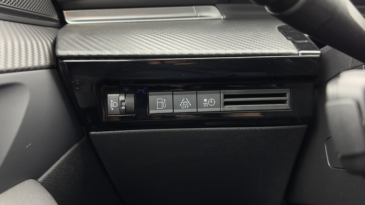 Peugeot 508 SW Hybrid 225 e-EAT8 — photo 15