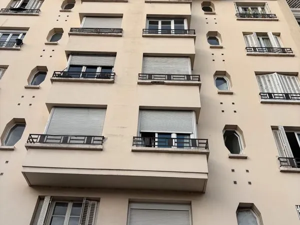 Appartement 1 pièce 33m² 3ème étage PARIS 75016 Porte de Saint Cloud
