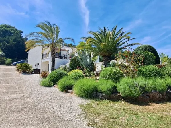 Villa 6 pièces 180 m²