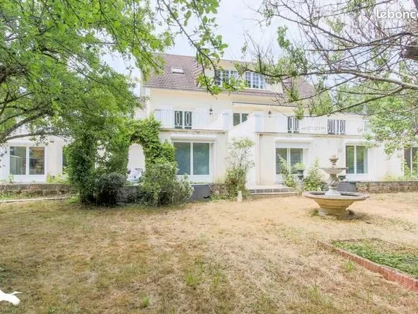Pavillon 12 pièces 362 m²