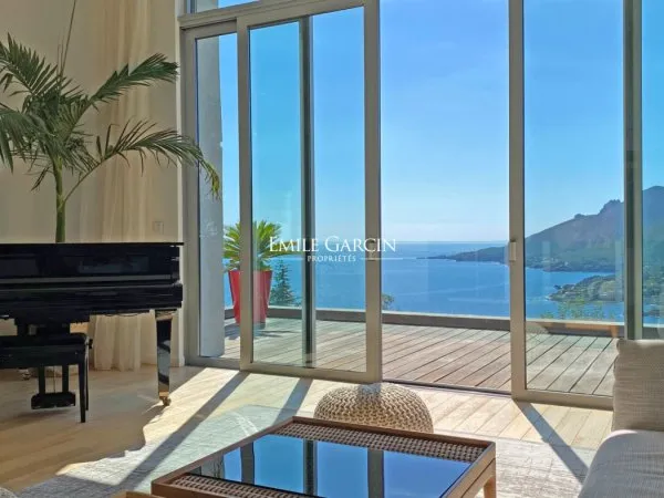 A louer, Théoule sur mer Cote d'Azur, maison moderne 6 chambre