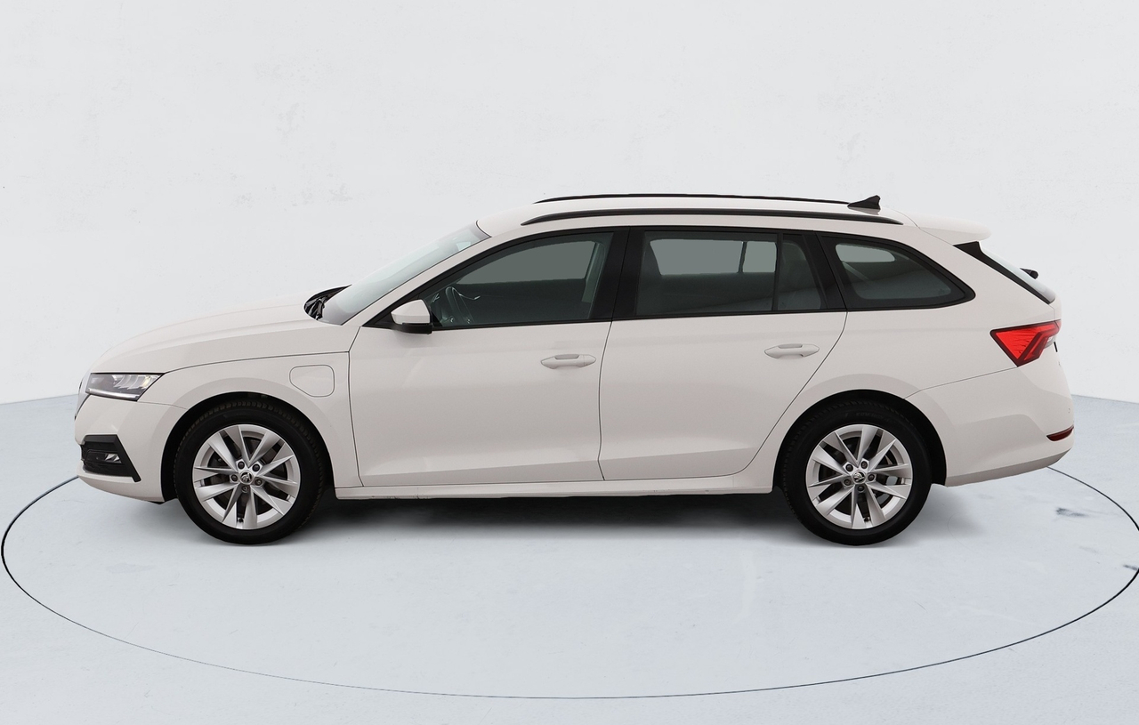 Skoda Octavia Combi — photo 2