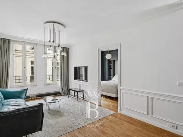 Exclusivité - Paris 6 - Saint-Germain des Prés - Deux pièces - A