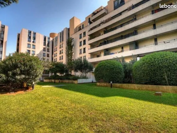 Studio 1 pièce 18 m²