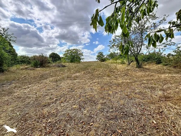Terrain 1917 m²