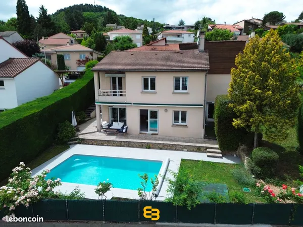 Maison 5 pièces 140 m²