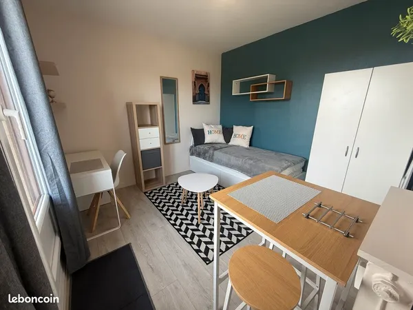 Studio meublé 18 m², tout juste rénové, à 10 minutes université campus 1 centre Caen