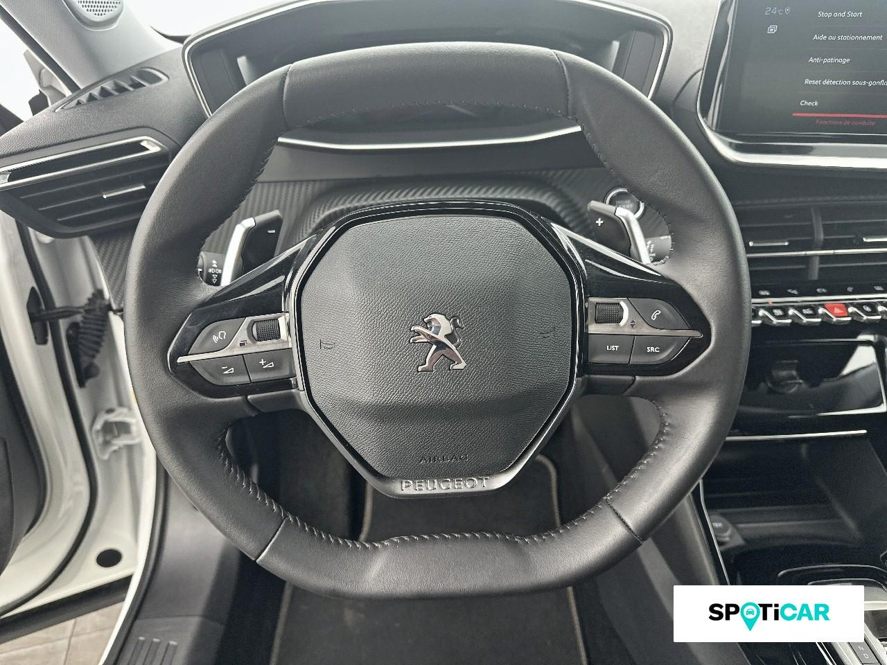 Peugeot 2008 1.2 puretech 130ch s&s roadtrip eat8 — photo 12