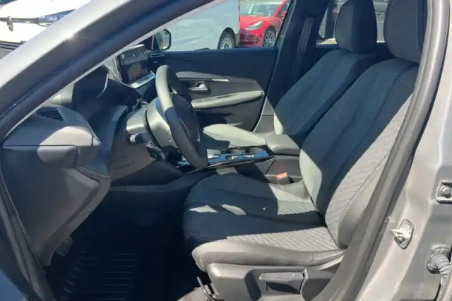 Peugeot 208 electrique 50 kwh 136ch — photo 10