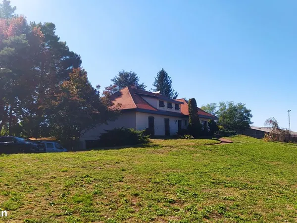 Maison 7 pièces 219 m²