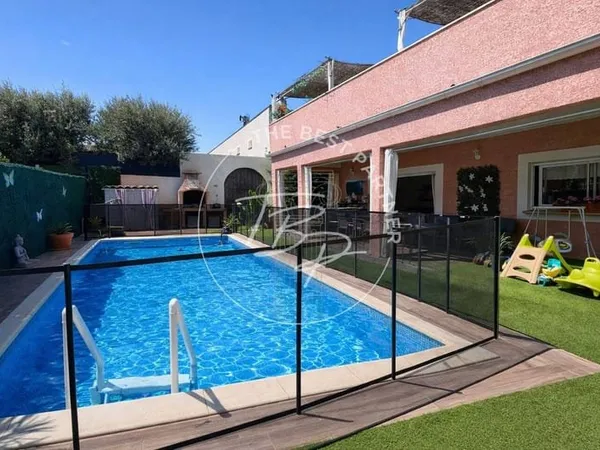 Villa 8 pièces 198 m²
