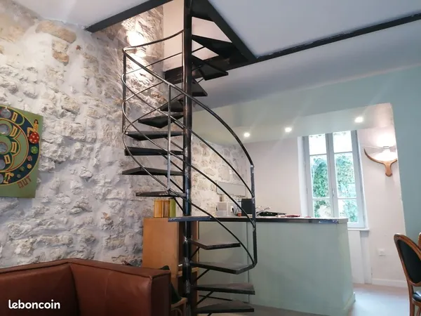 Loue Maison meublée(3piéces) avec coure au coeur d'Avignon