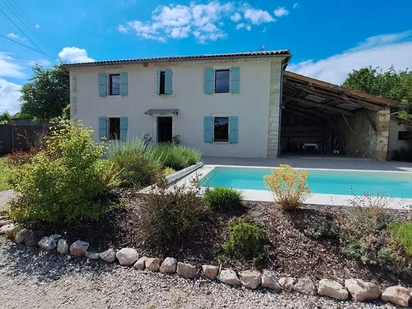 Maison meublée 4 chambres proche centre Auch avec piscine