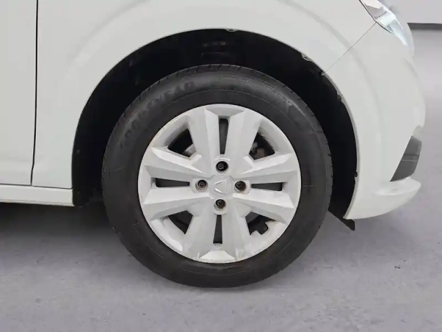 Dacia Sandero sce 65 — photo 289