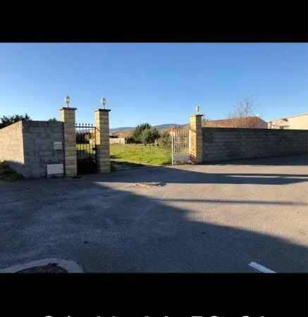 À vendre, beau terrain à bâtir de 2 557,5 m²