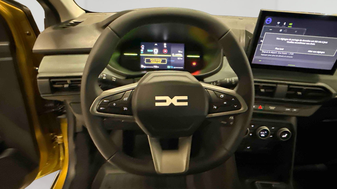 Dacia Sandero Hybrid 155 — photo 10