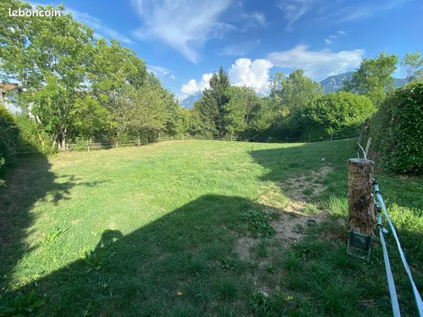 Loue terrain plat 1000m2