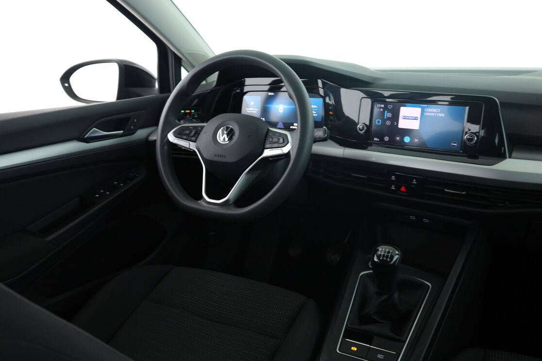 Volkswagen Golf VIII SW 1.0 TSI OPF BV6 — photo 12