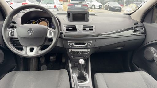 Renault Megane Estate 1.5 dCi 90 - Ovalie – 2012 – 144652 km – Diesel – Boîte Manuelle — photo 35