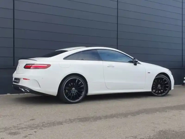 Mercedes Cla sse e 220 d amg line coupé — photo 9