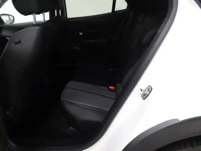 Peugeot 2008 1.2 puretech 130ch s&amp;s allure — photo 10