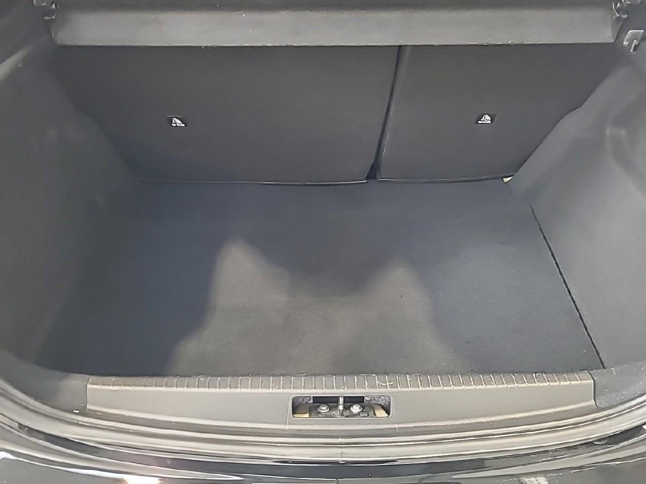 Peugeot 208 electrique 50 kwh 136ch style — photo 14