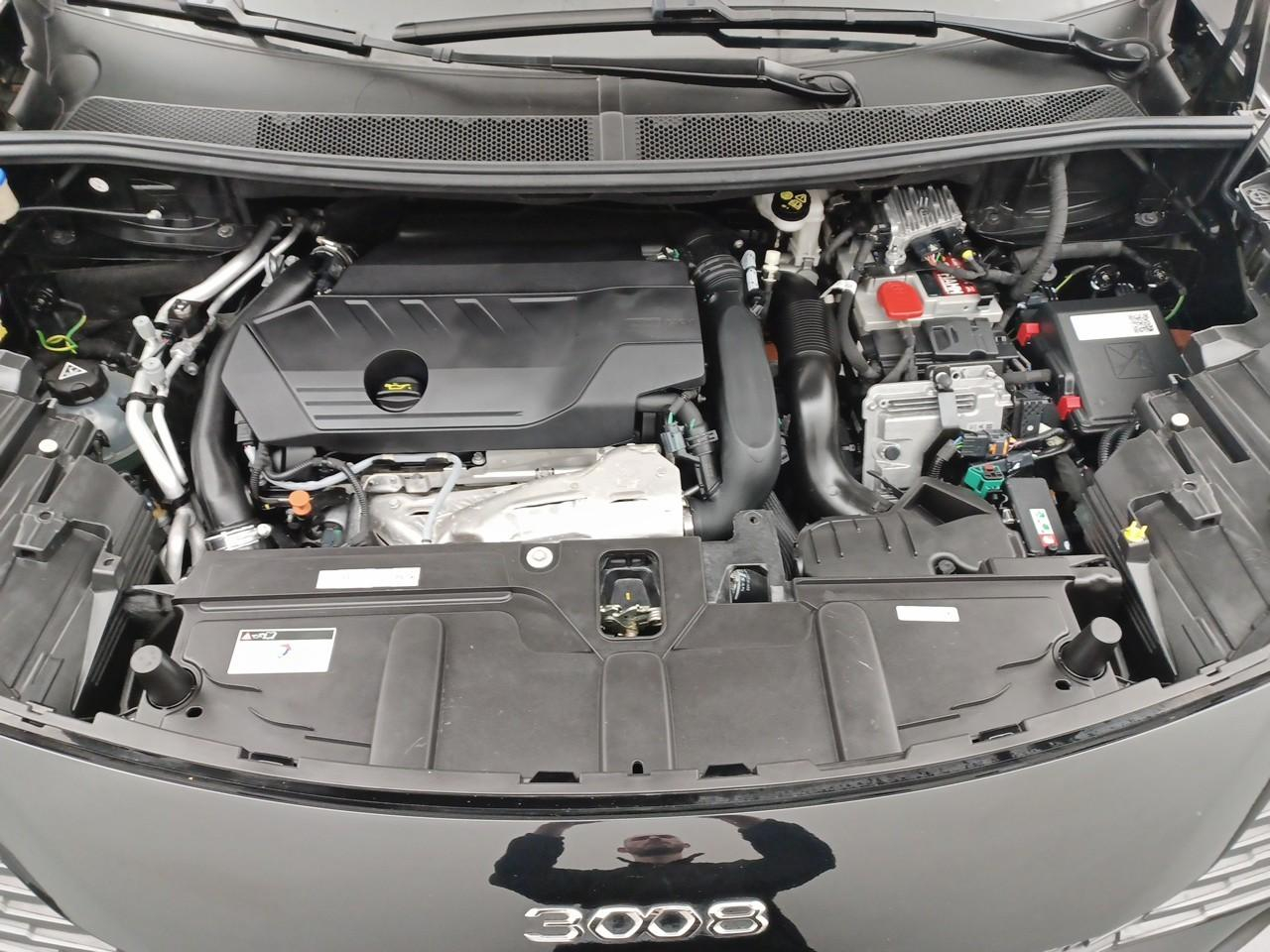 Peugeot 3008 hybrid 225 e-eat8 gt — photo 12