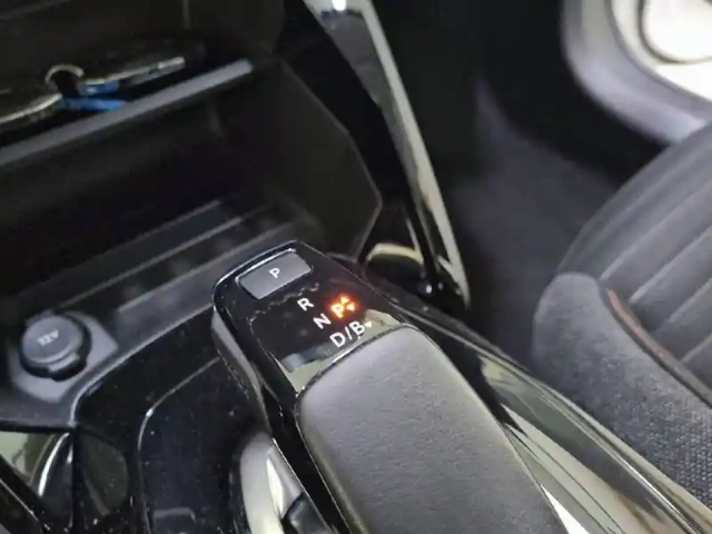 Peugeot 208 electrique 50 kwh 136ch — photo 14