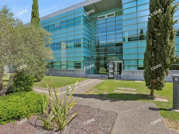Bureau 1323 m²