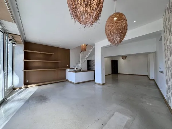 Immeuble 180 m²