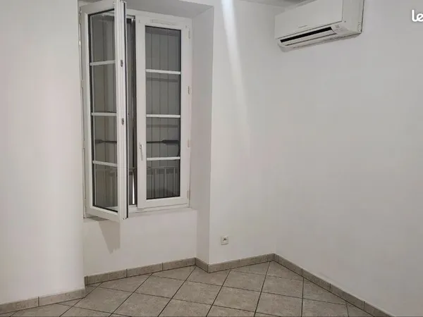 Location T 2 Privas