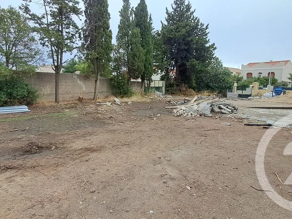 Terrain 321 m²