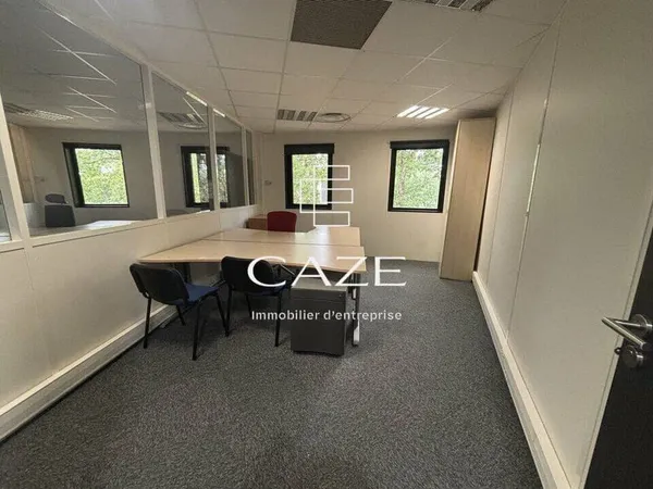 Bureaux 488 m²