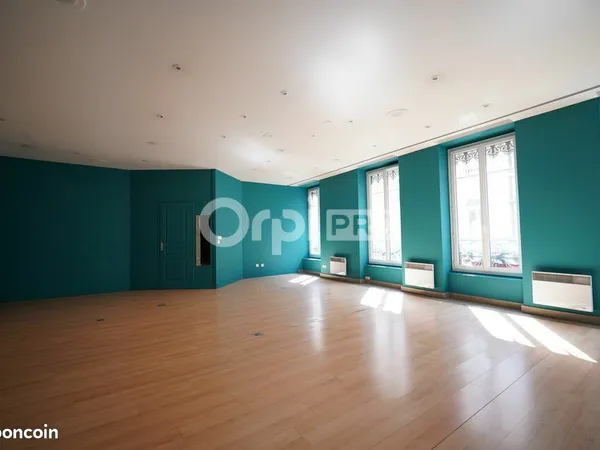 Bureau 120 m²
