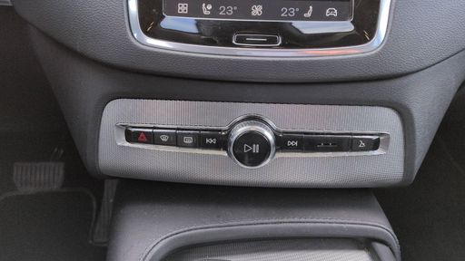 Volvo XC90 2.0 T8 Twin Engine 455 AWD Geatronic 8 - R-Design – 2022 – 113847 km – Hybride rechargeable – Boîte Automatique — photo 17