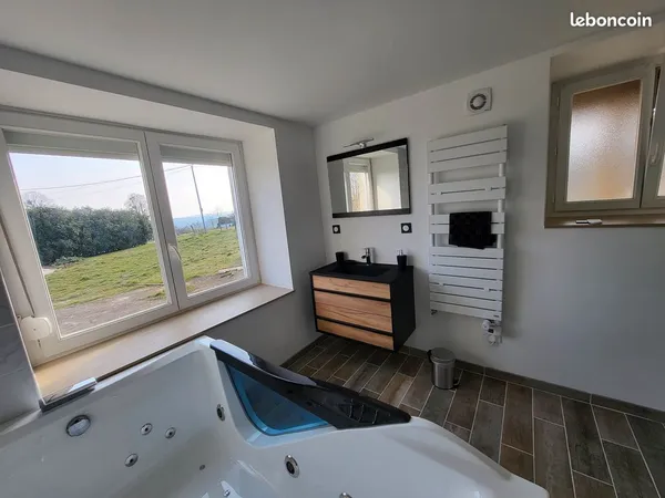 Location meublée T3 70 m² rénové avec balnéo-spa - Échenoz-le-Sec