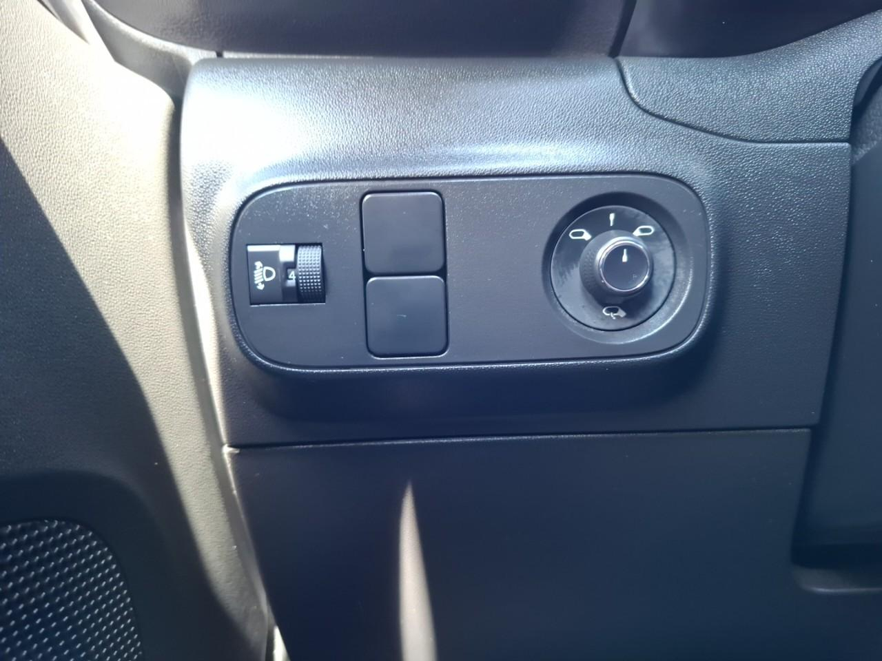 Citroën C3 1.2 puretech 83ch s&s shine — photo 18