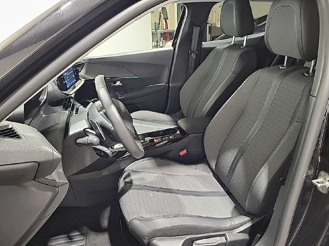 Peugeot 2008 bluehdi 130 s&s eat8 allure — photo 10