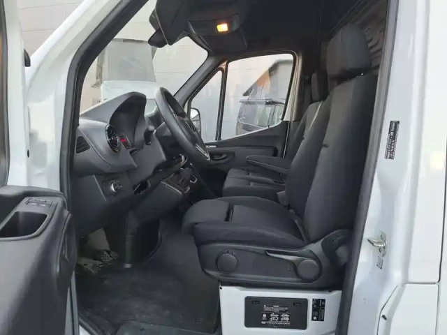 Mercedes Sprinter 315 cdi fourgon toit sureleve — photo 9
