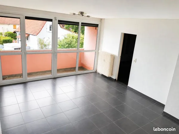 Appartement T3/T4 prêt à vivre - Cuisine équipée, Balcon, Parking privatif et Cave - Proche axes aut