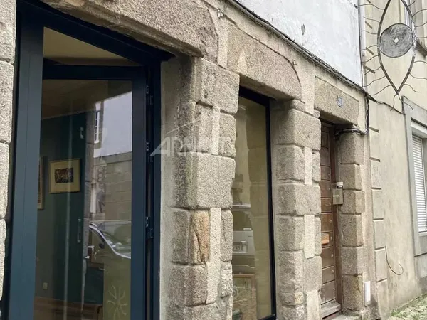 Murs d'un atelier avec petit espace habitable de 55,6 m2 à Saint-Malo
