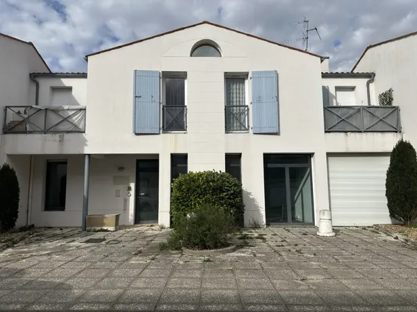 LOCAL COMMERCIAL ET BUREAUX