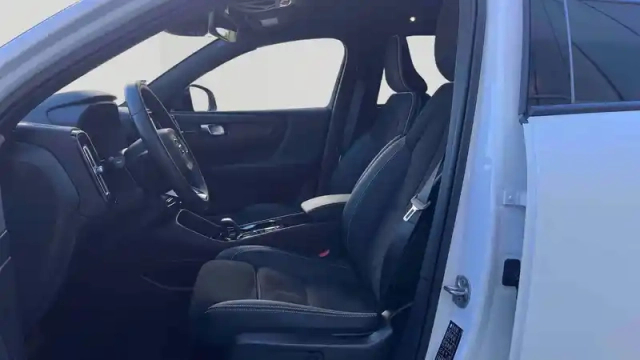 Volvo Xc40 t5 recharge 180+82 ch dct7 — photo 4