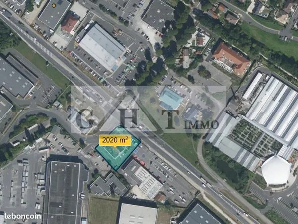 Commerce 600 m²